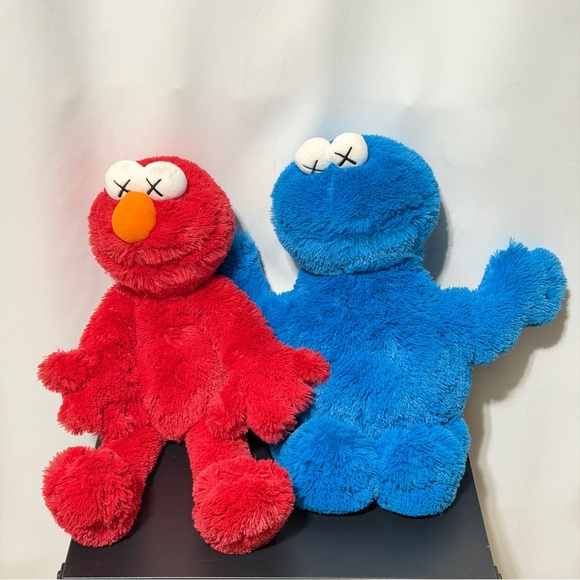 Uniqlo x KAWS Other - KAWS X UNIQLO stuffed figures brand new with tags